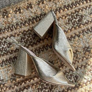 Loeffler Randall Women's Laurel Crinkle Metallic Gold Sandals Size 5.5